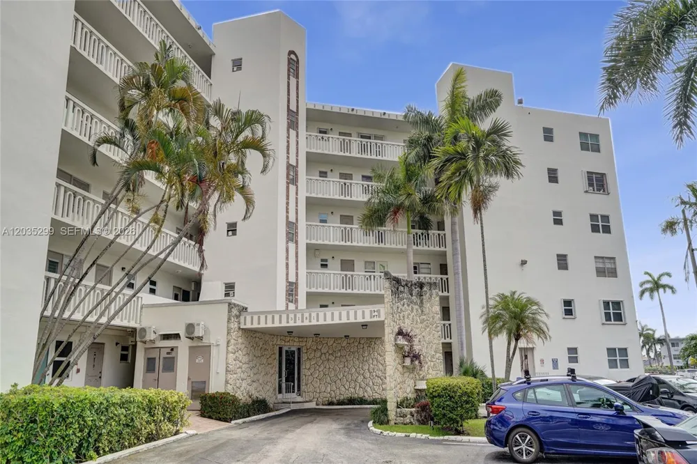 3181 S Ocean Dr #107 Hallandale Beach, FL 33009