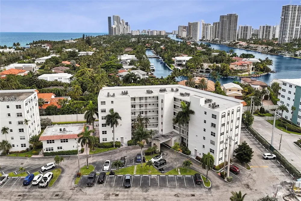 3181 S Ocean Dr #107 Hallandale Beach, FL 33009