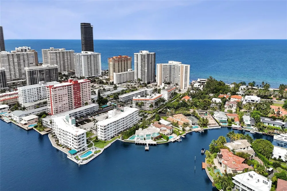 3181 S Ocean Dr #107 Hallandale Beach, FL 33009