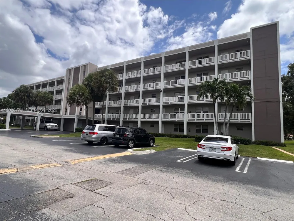 1075 Riverside Dr #505 Coral Springs, FL 33071