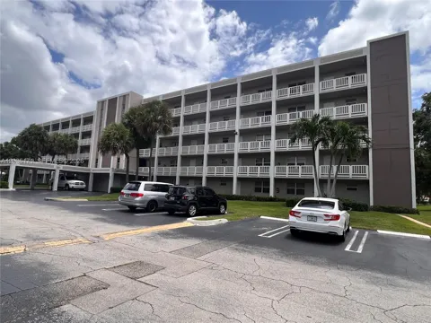 1075 Riverside Dr #505