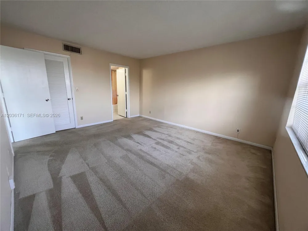 1075 Riverside Dr #505 Coral Springs, FL 33071