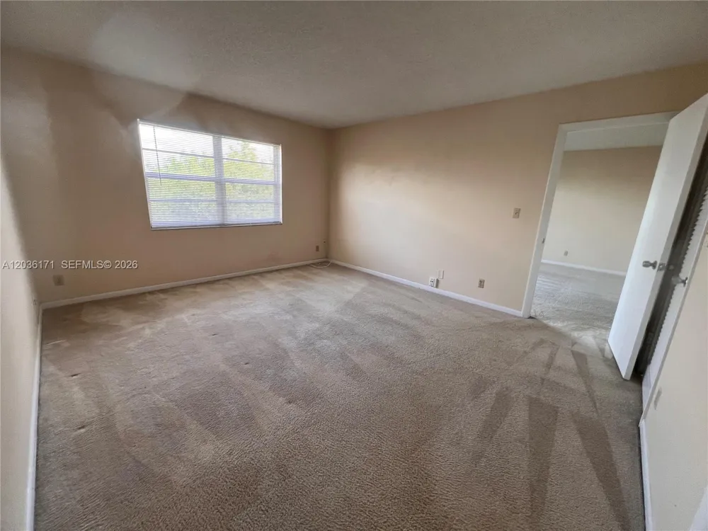 1075 Riverside Dr #505 Coral Springs, FL 33071