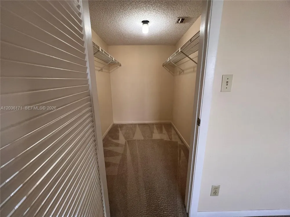 1075 Riverside Dr #505 Coral Springs, FL 33071