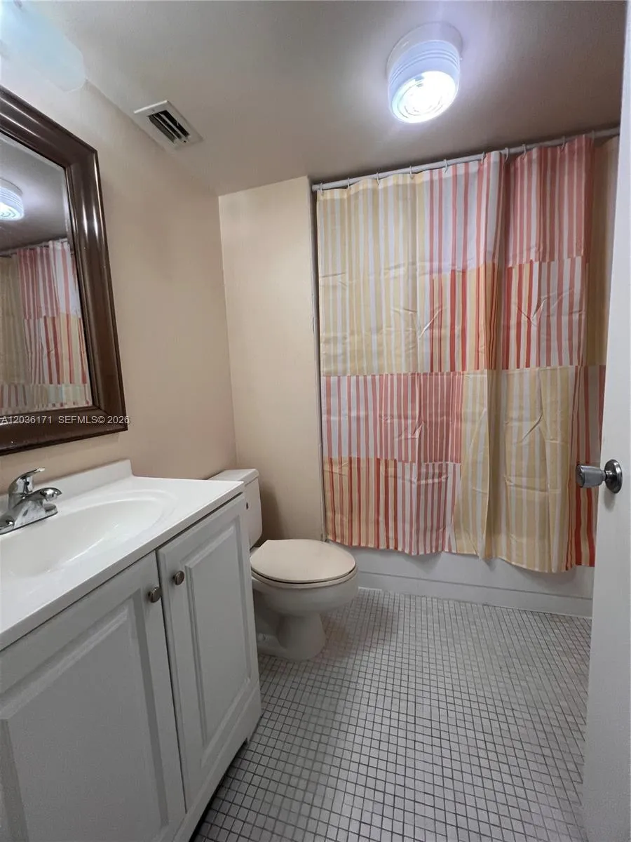 1075 Riverside Dr #505 Coral Springs, FL 33071