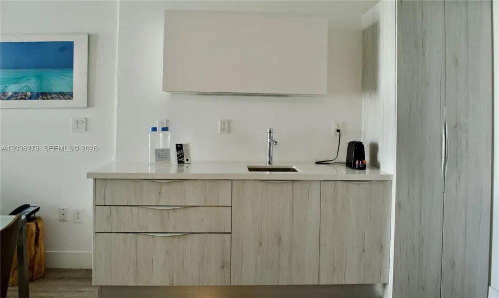 6080 Collins Ave #506 Miami Beach, FL 33140