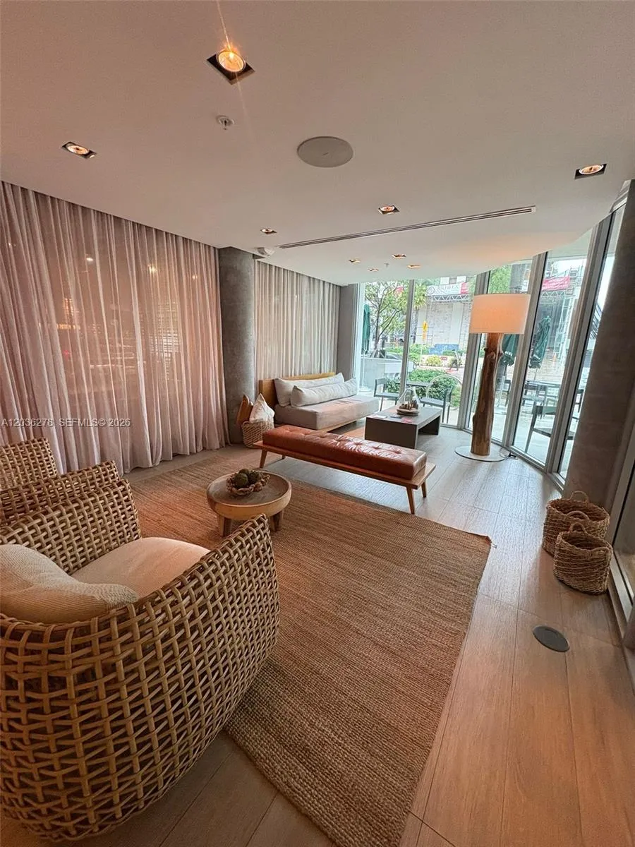 6080 Collins Ave #506 Miami Beach, FL 33140