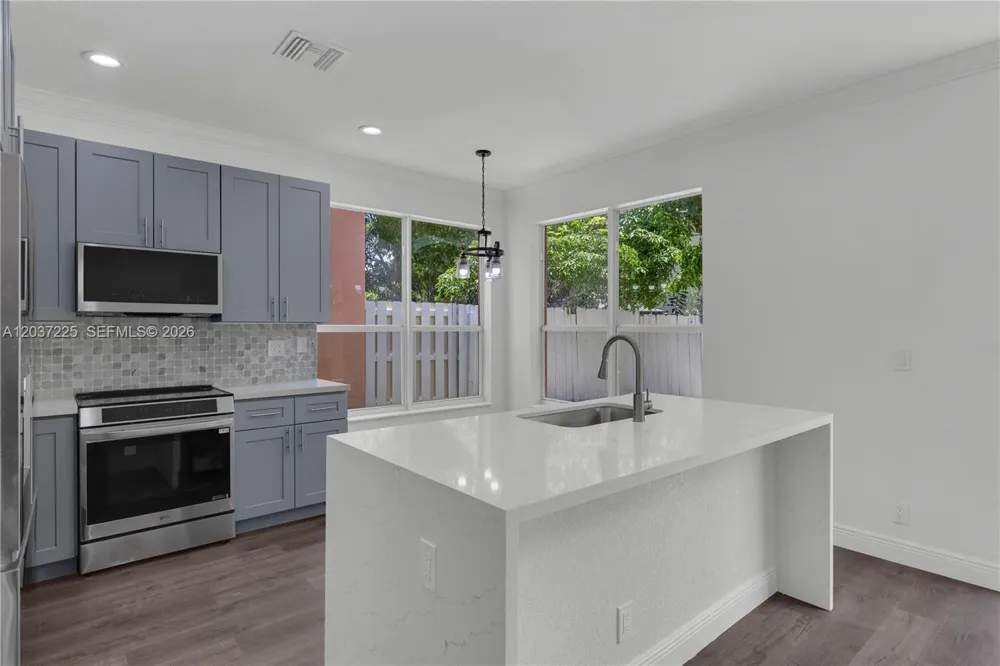 4331 Lake Tahoe Cir West Palm Beach, FL 33409