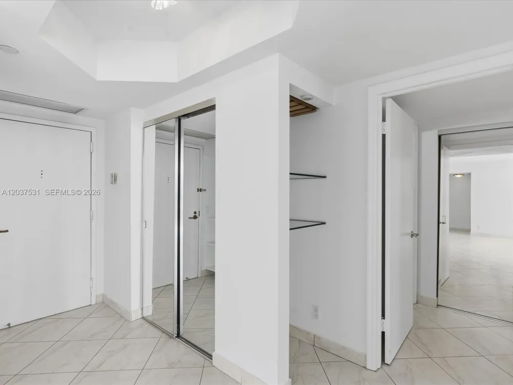 3610 Yacht Club Dr #702 Aventura, FL 33180