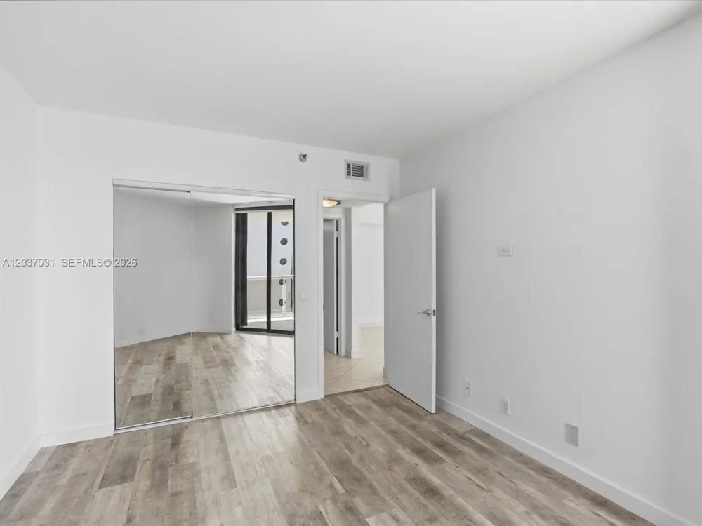 3610 Yacht Club Dr #702 Aventura, FL 33180