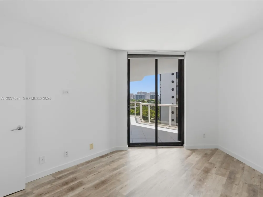 3610 Yacht Club Dr #702 Aventura, FL 33180