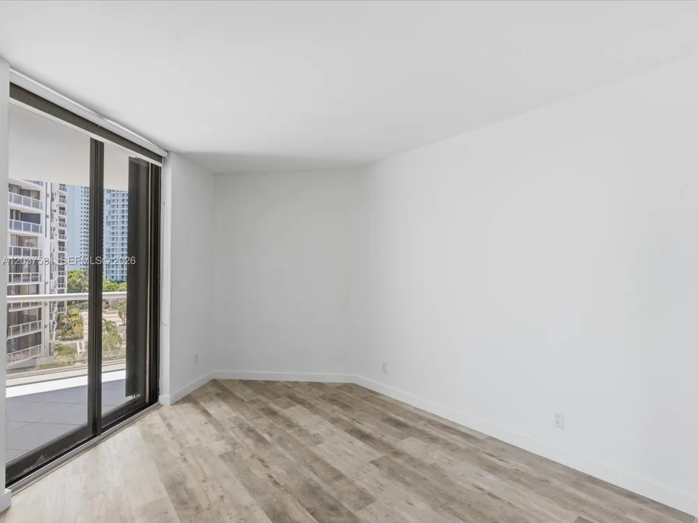 3610 Yacht Club Dr #702 Aventura, FL 33180