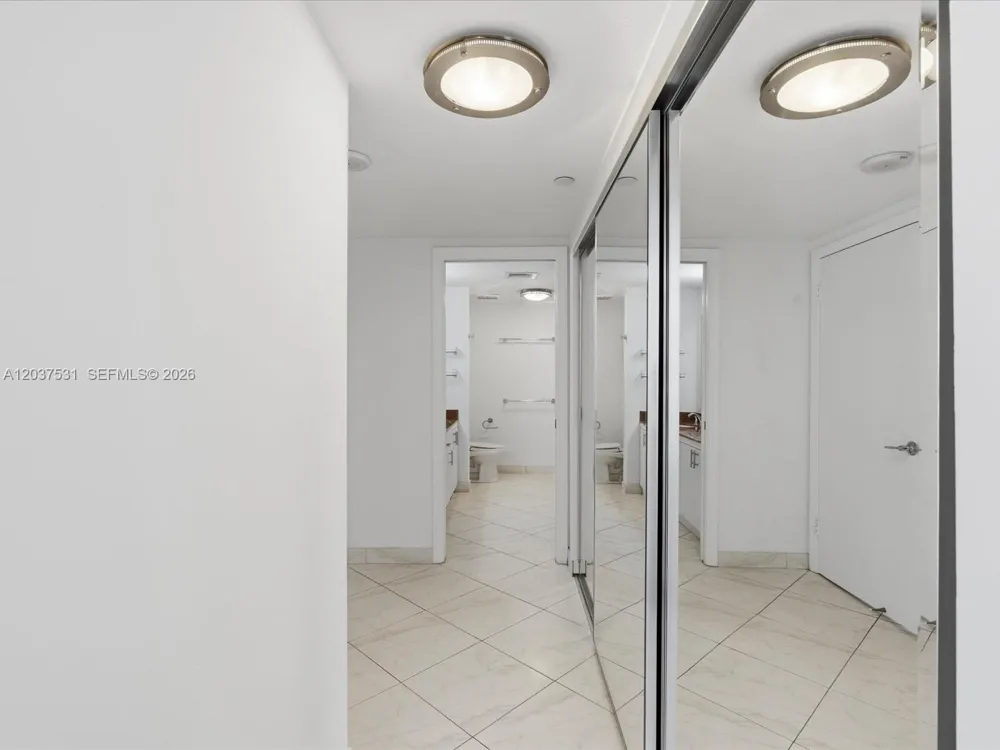3610 Yacht Club Dr #702 Aventura, FL 33180