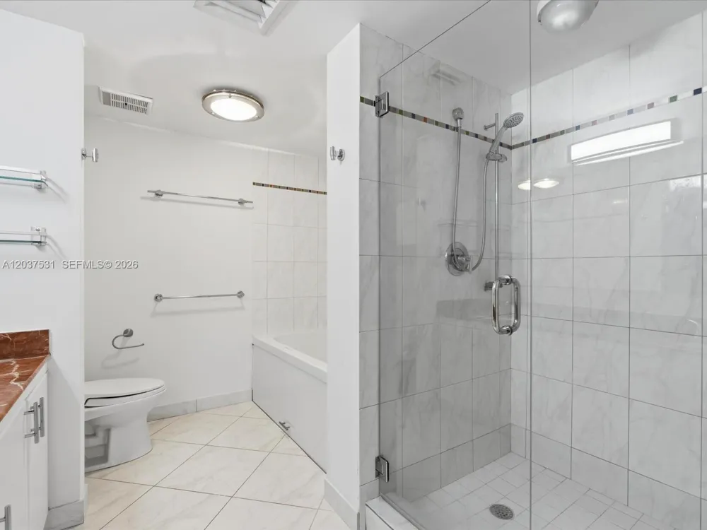 3610 Yacht Club Dr #702 Aventura, FL 33180