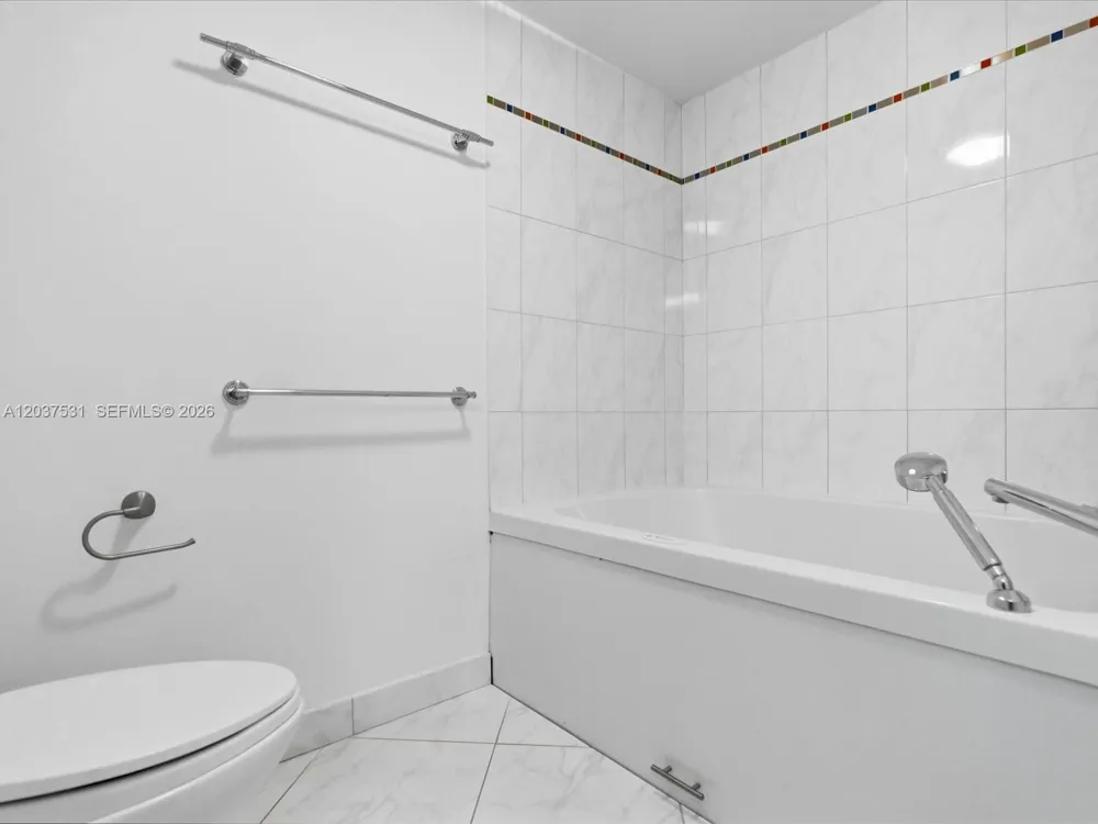 3610 Yacht Club Dr #702 Aventura, FL 33180