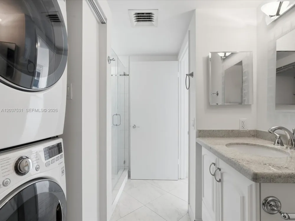 3610 Yacht Club Dr #702 Aventura, FL 33180