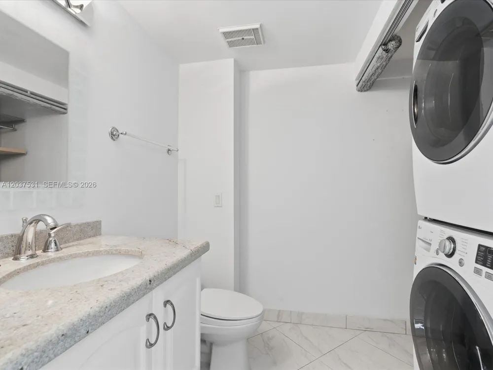 3610 Yacht Club Dr #702 Aventura, FL 33180