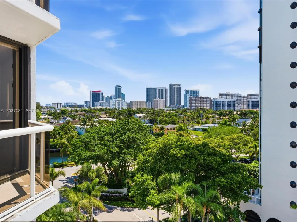 3610 Yacht Club Dr #702 Aventura, FL 33180