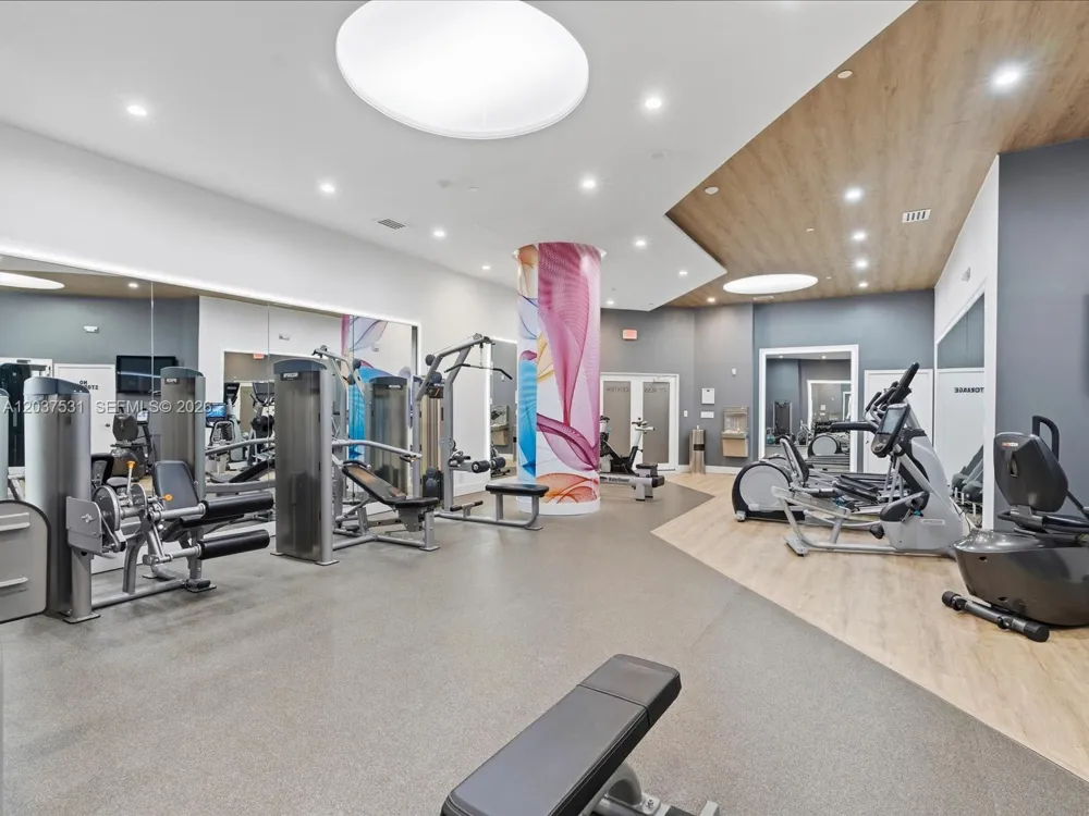 3610 Yacht Club Dr #702 Aventura, FL 33180