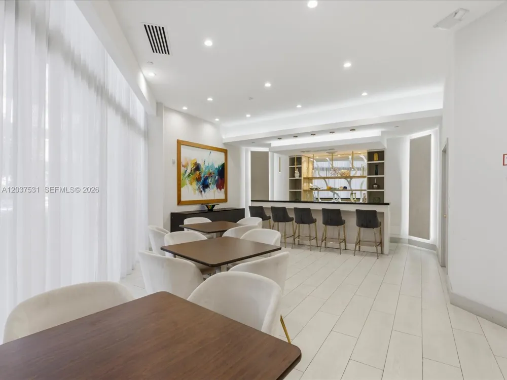 3610 Yacht Club Dr #702 Aventura, FL 33180