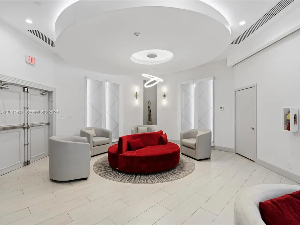 3610 Yacht Club Dr #702 Aventura, FL 33180