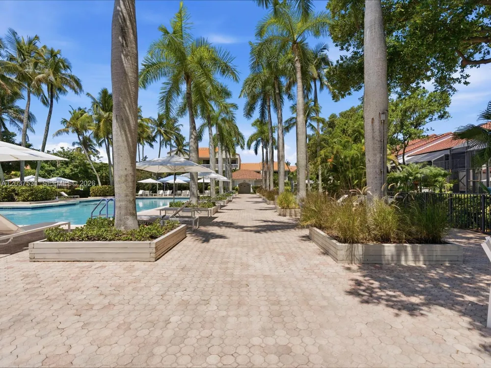 3610 Yacht Club Dr #702 Aventura, FL 33180
