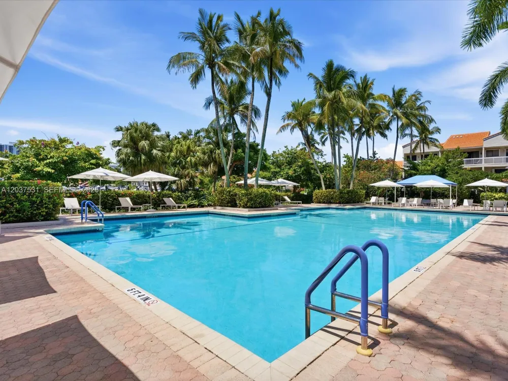 3610 Yacht Club Dr #702 Aventura, FL 33180