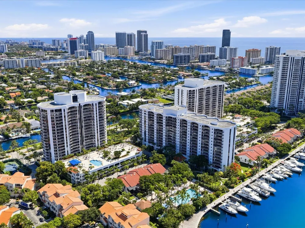 3610 Yacht Club Dr #702 Aventura, FL 33180