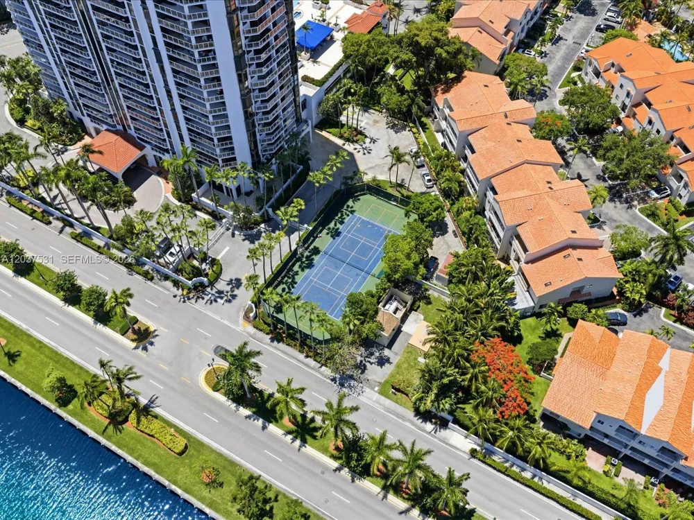 3610 Yacht Club Dr #702 Aventura, FL 33180