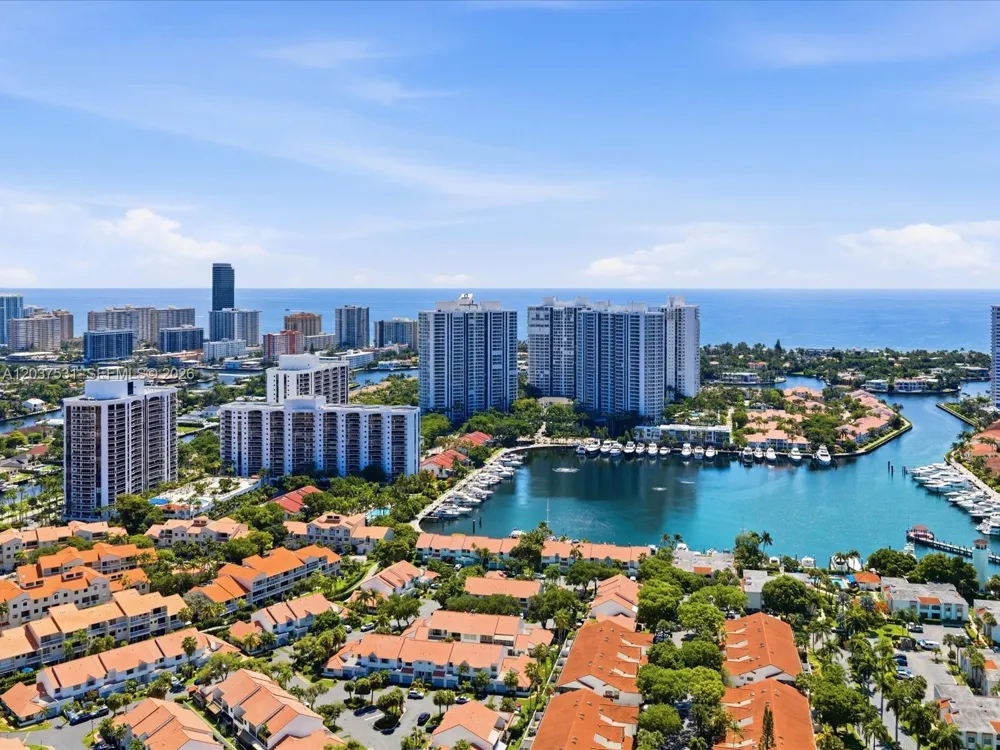 3610 Yacht Club Dr #702 Aventura, FL 33180