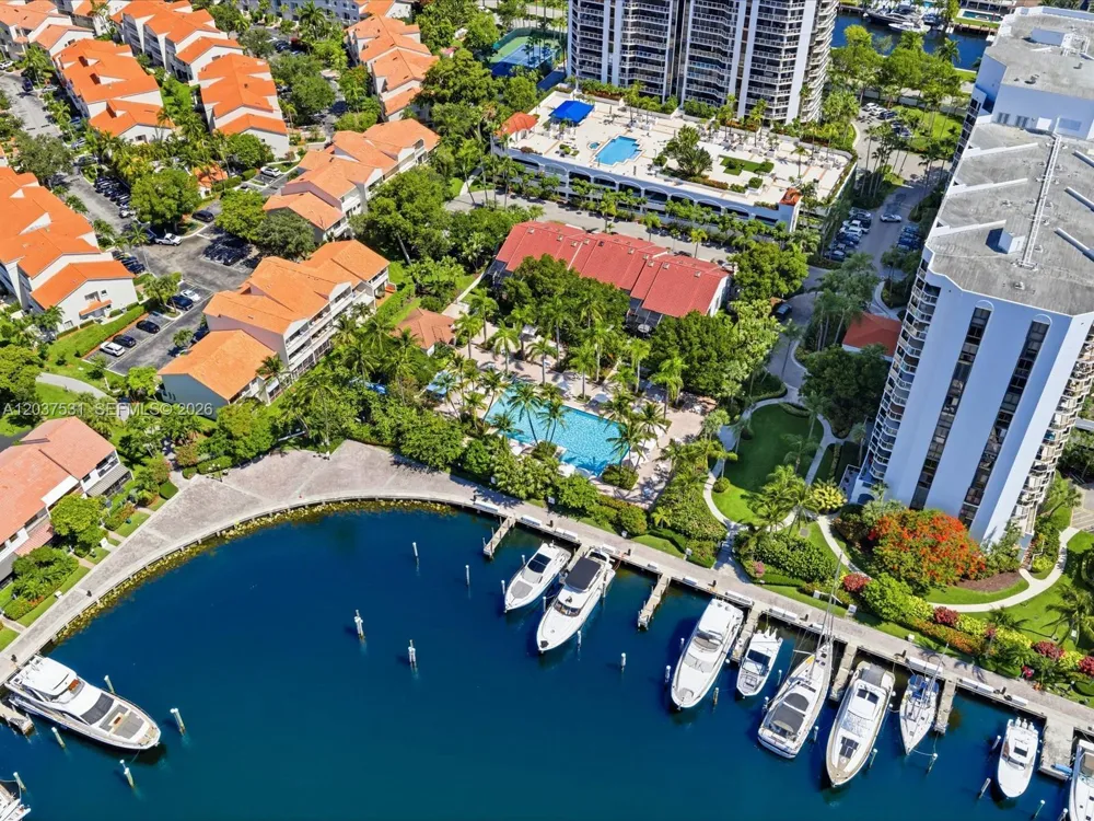 3610 Yacht Club Dr #702 Aventura, FL 33180