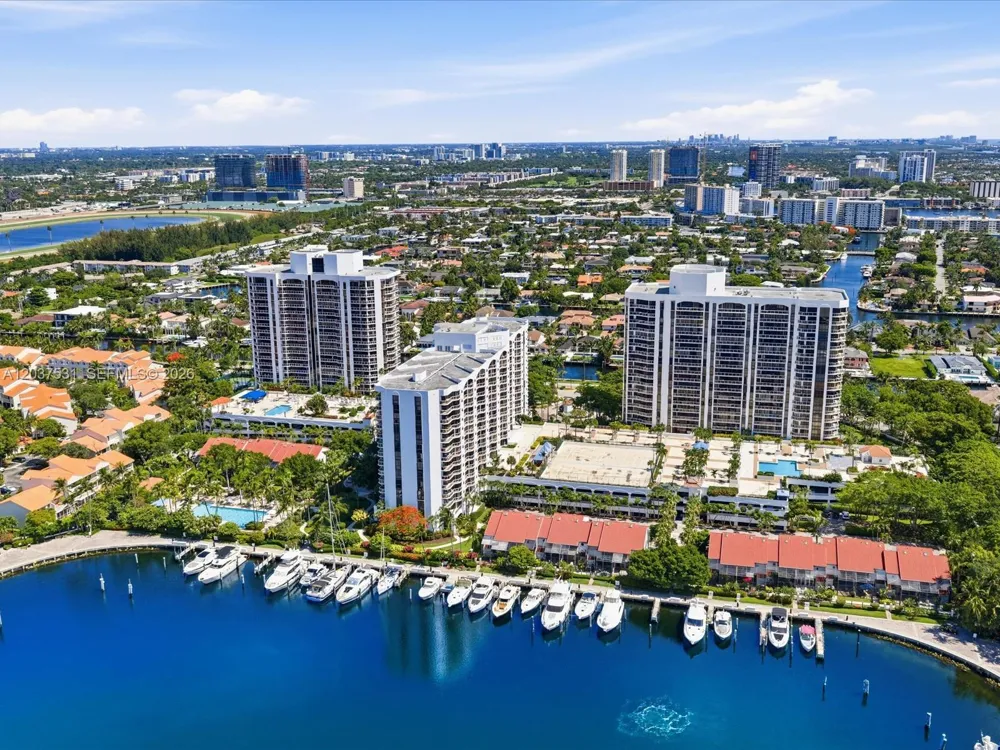 3610 Yacht Club Dr #702 Aventura, FL 33180