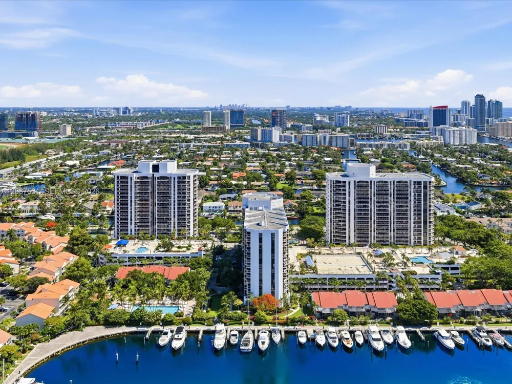 3610 Yacht Club Dr #702 Aventura, FL 33180