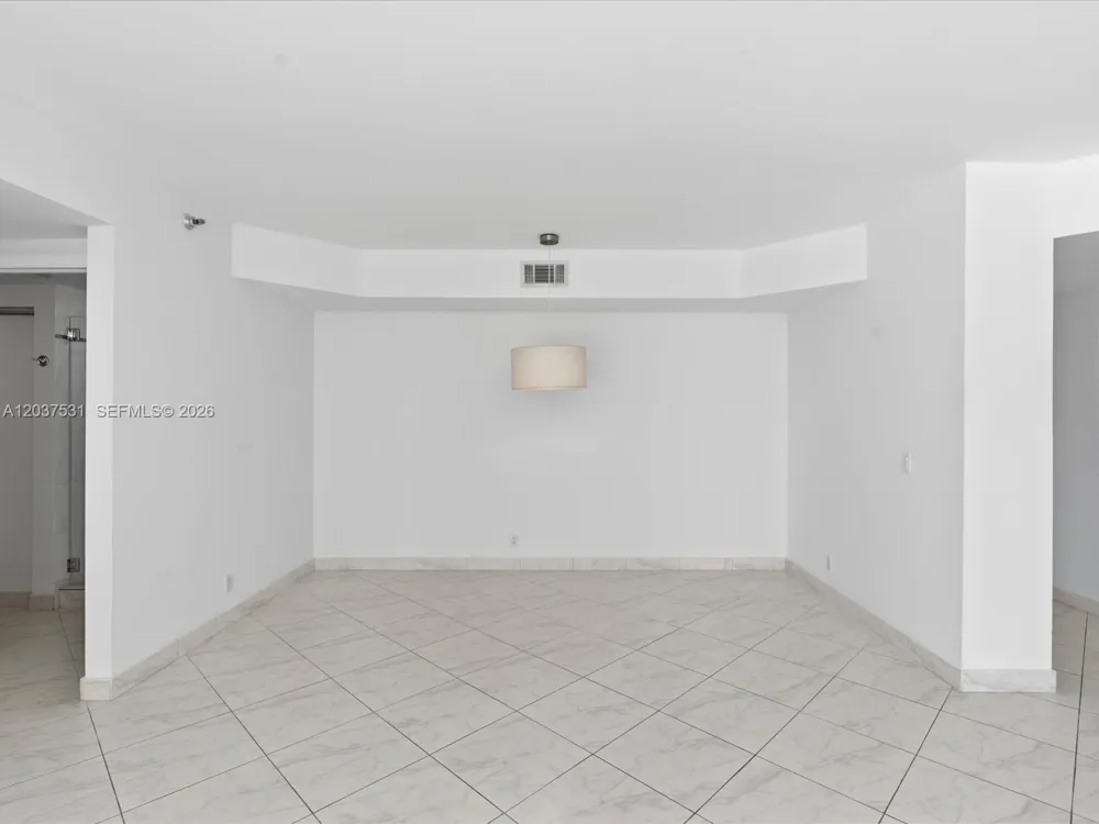 3610 Yacht Club Dr #702 Aventura, FL 33180