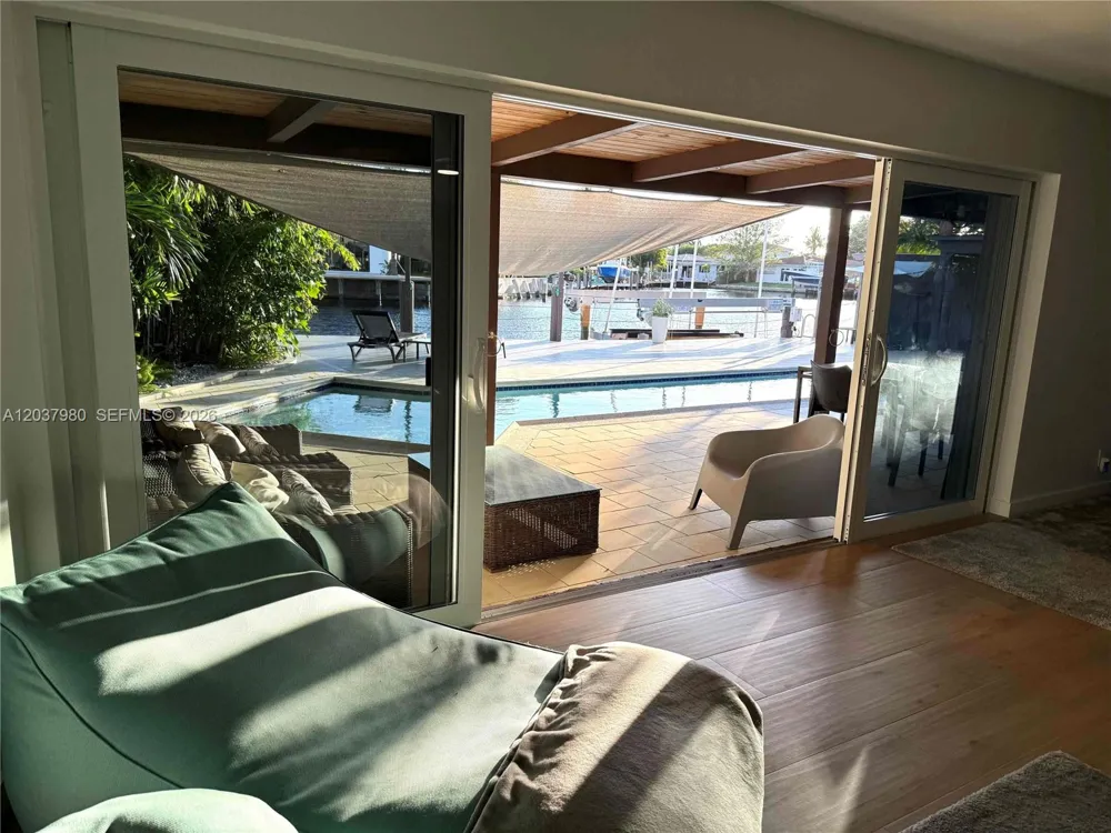 2100 NE 24th St Wilton Manors, FL 33305