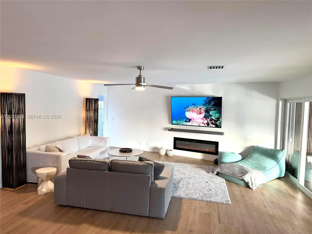 2100 NE 24th St Wilton Manors, FL 33305