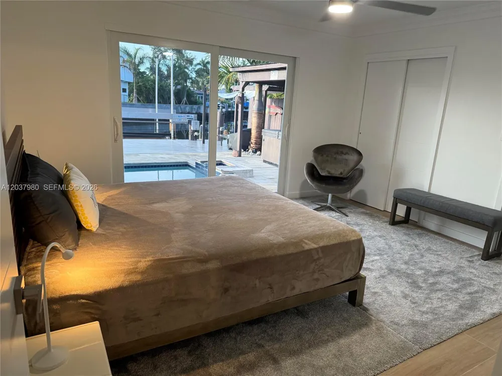 2100 NE 24th St Wilton Manors, FL 33305
