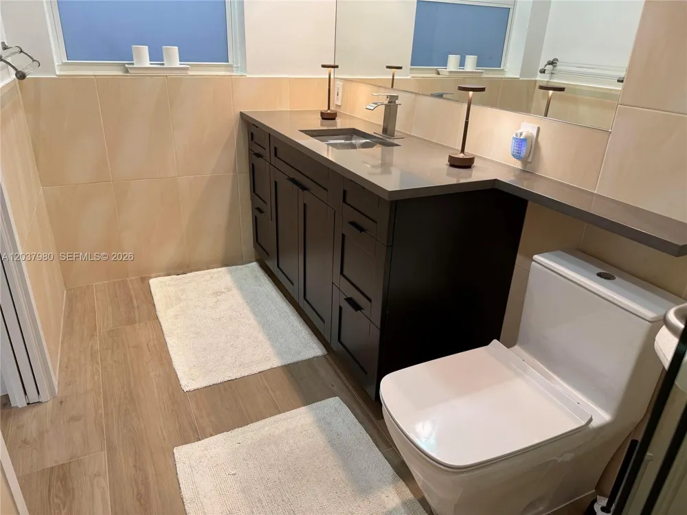 2100 NE 24th St Wilton Manors, FL 33305