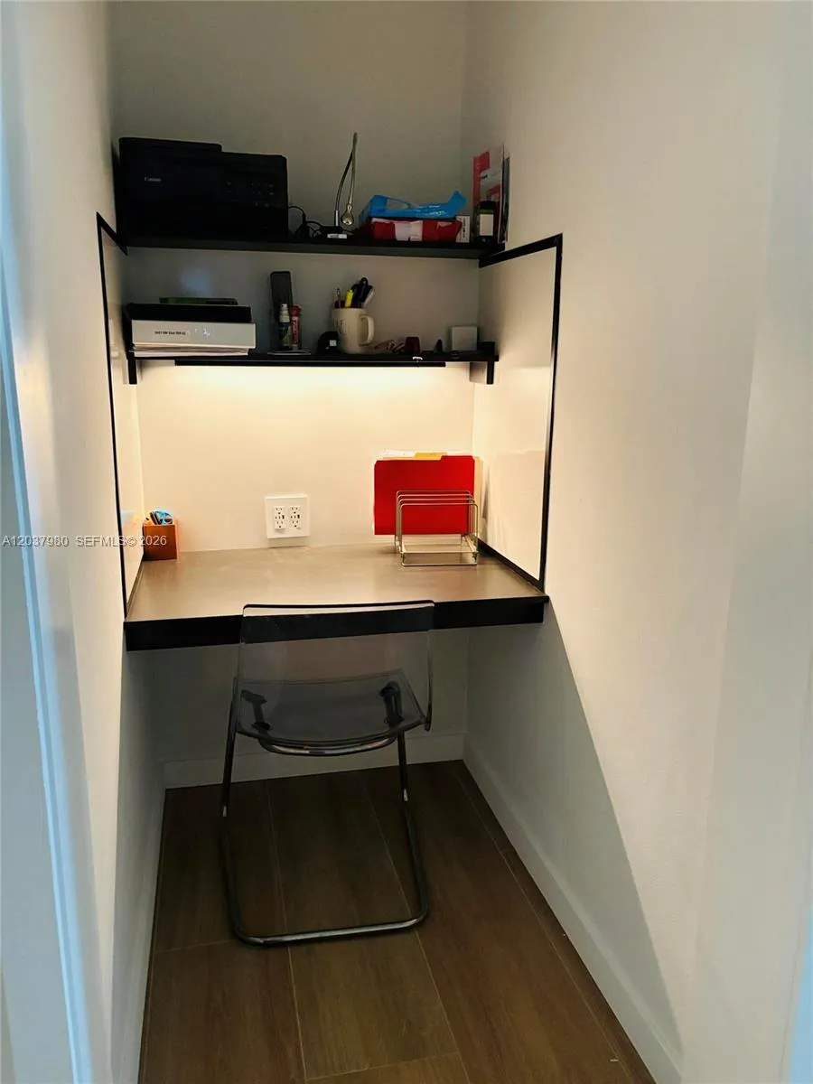 2100 NE 24th St Wilton Manors, FL 33305