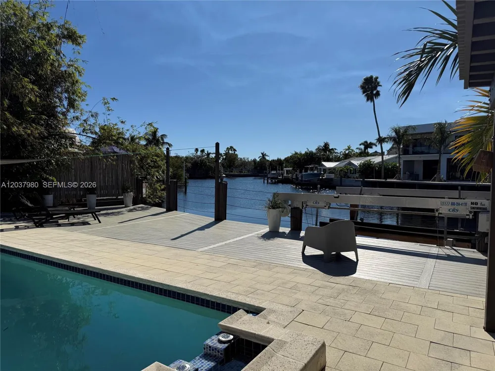 2100 NE 24th St Wilton Manors, FL 33305