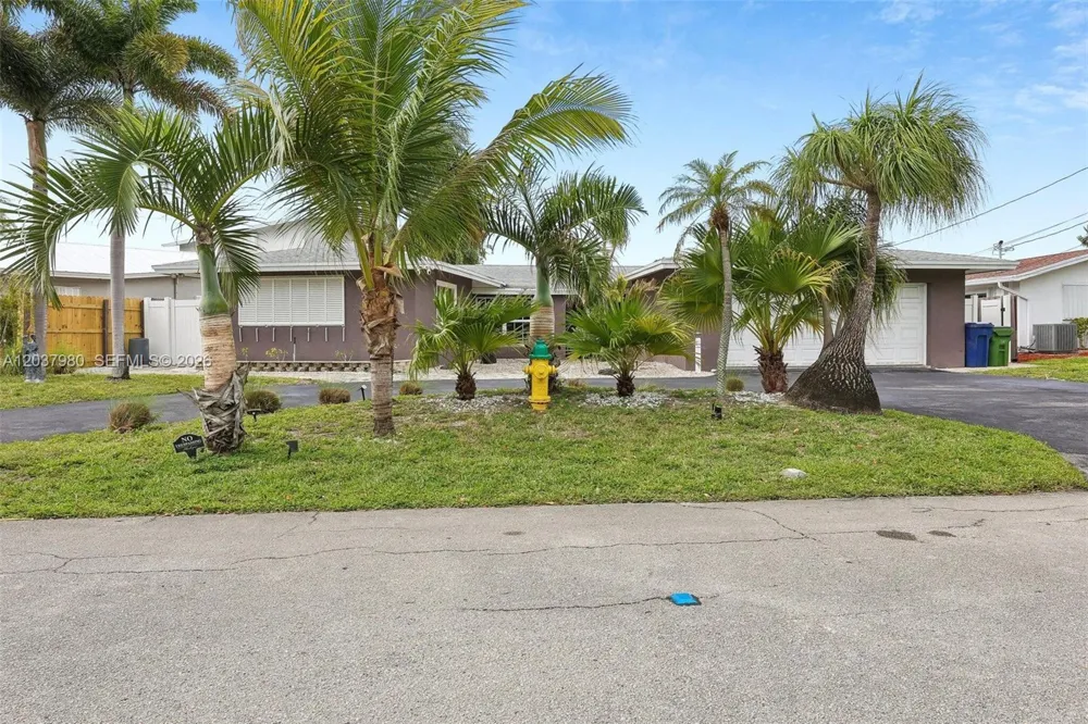 2100 NE 24th St Wilton Manors, FL 33305