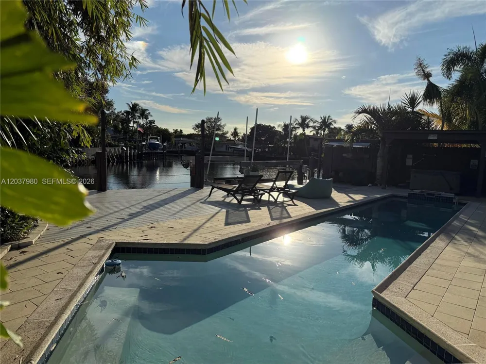 2100 NE 24th St Wilton Manors, FL 33305