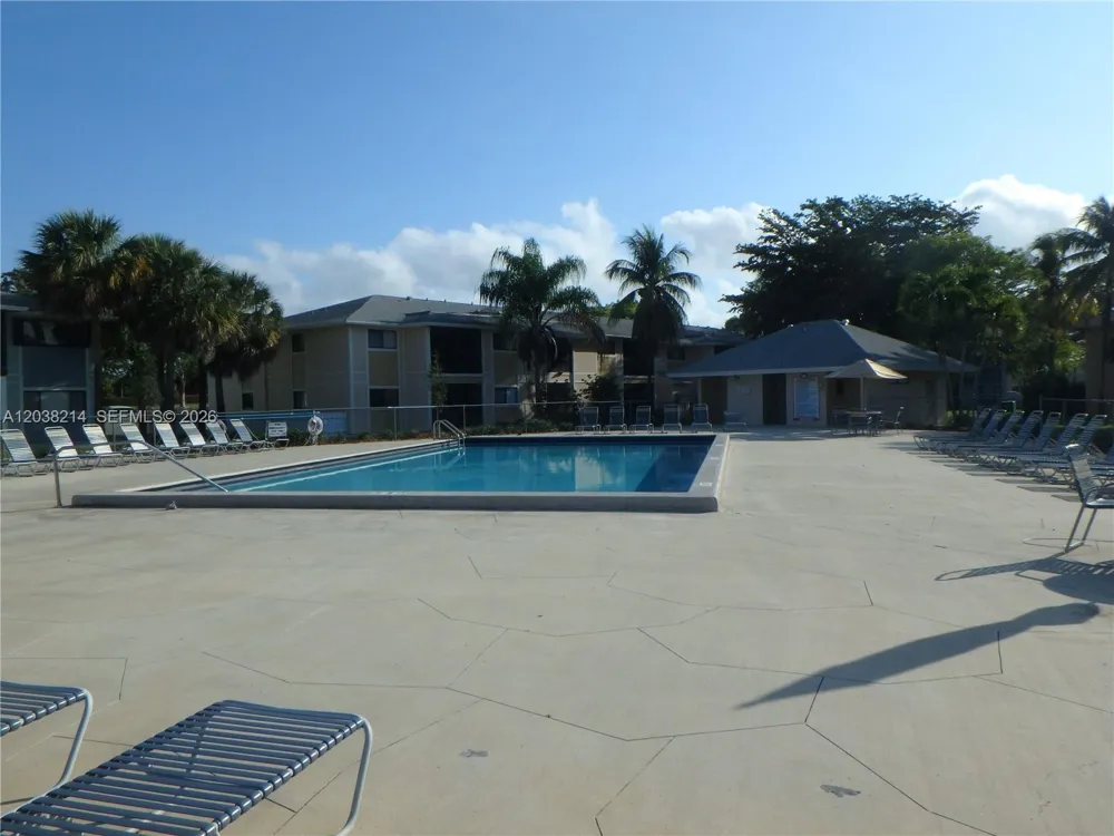 9727 Hammocks Blvd #101D Miami, FL 33196
