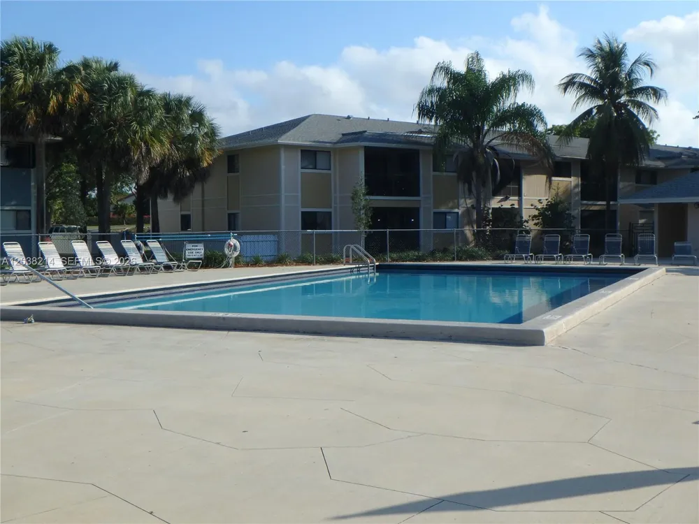 9727 Hammocks Blvd #101D Miami, FL 33196