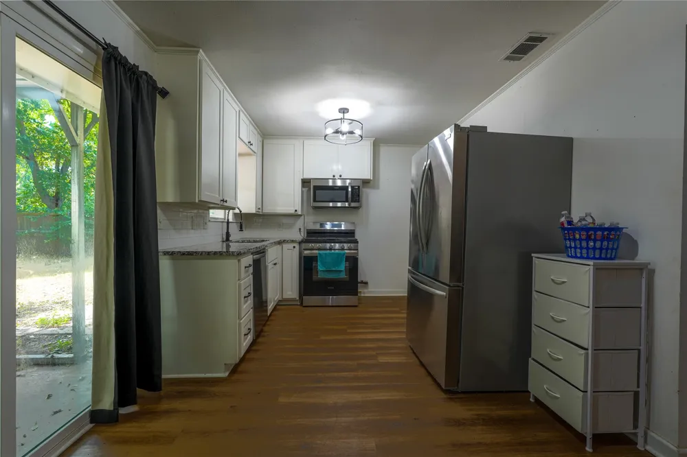 807 Lacy Drive Lacy Lakeview, TX 76705