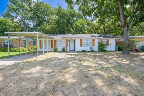 807 Lacy Drive