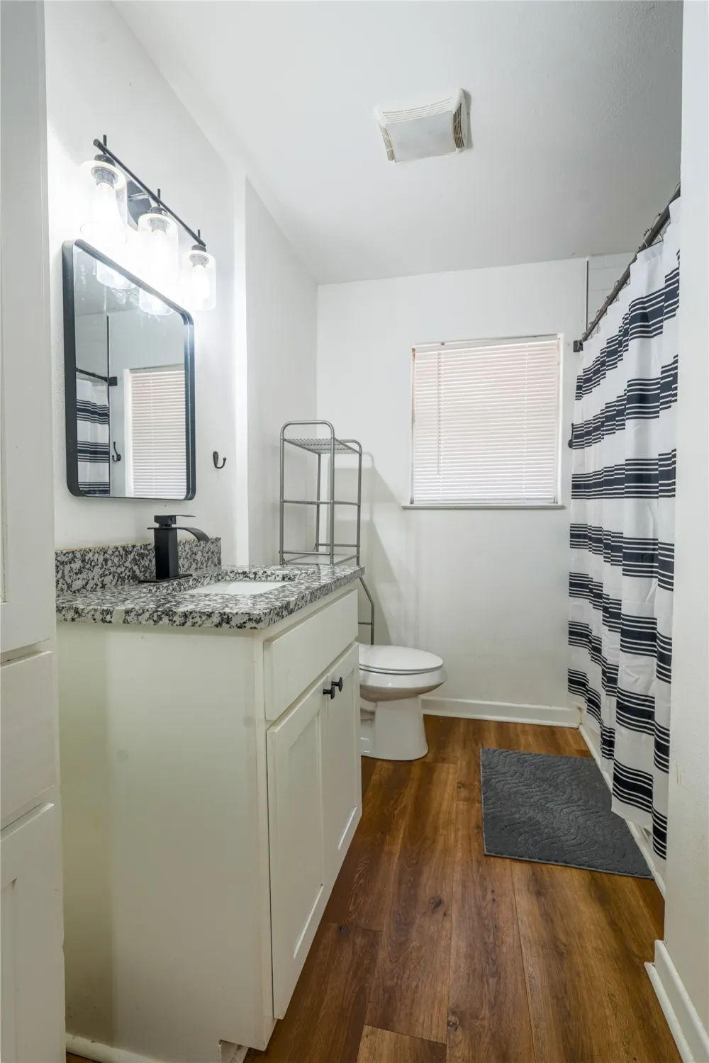 807 Lacy Drive Lacy Lakeview, TX 76705