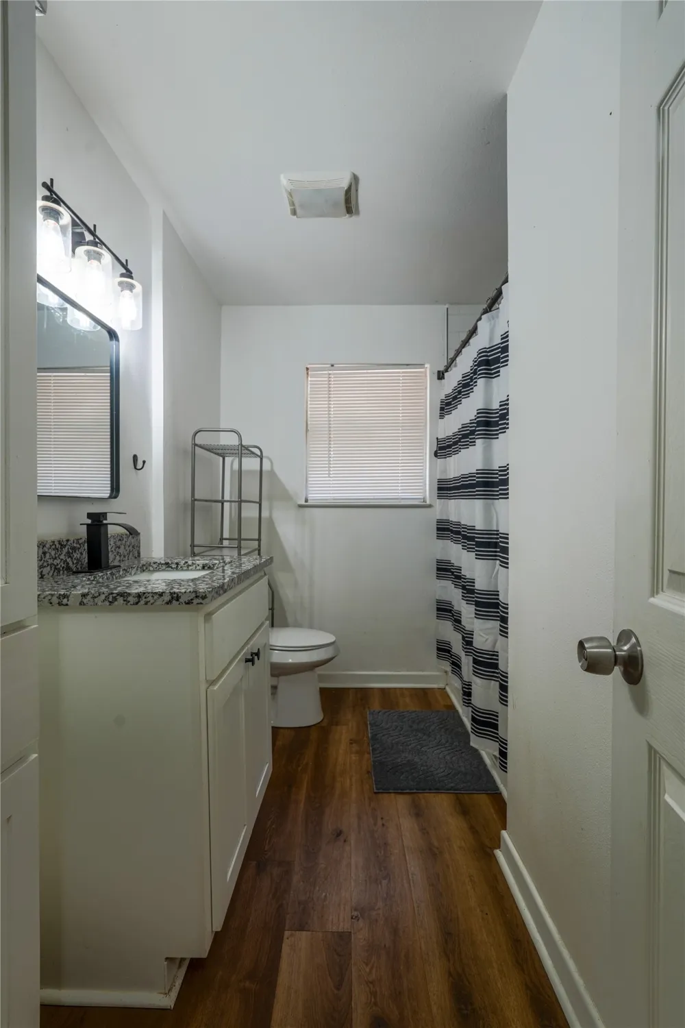 807 Lacy Drive Lacy Lakeview, TX 76705