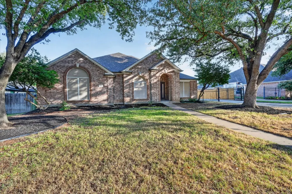 709 Coal Creek Drive Mansfield, TX 76063