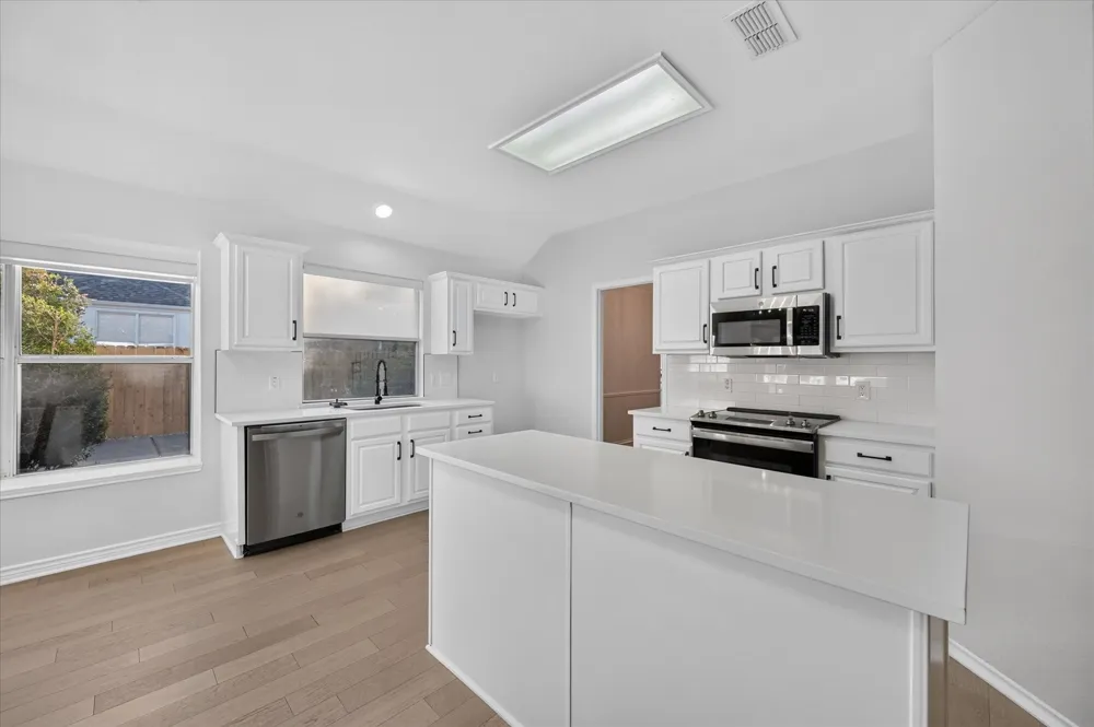709 Coal Creek Drive Mansfield, TX 76063